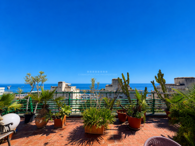 Exclusivo ático de 3 dormitorios en pleno centro de Marbella con espectaculares vistas al puerto y al mar