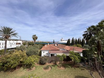 Fantástica villa con maravillosas vistas al mar en la zona de Valdeolletas, Marbella