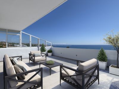 Spectacular duplex penthouse located on the beachfront in Estepona