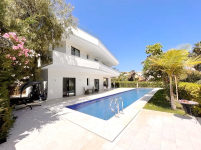 Amazing modern and well built villa in the beach side urbanization of Casablanca on the pure Golden Mile.