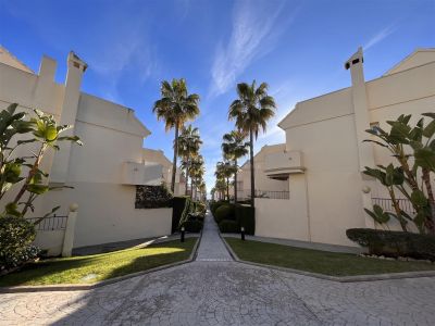 Bright townhouse in the urbanization El Arenal, Marbella East
