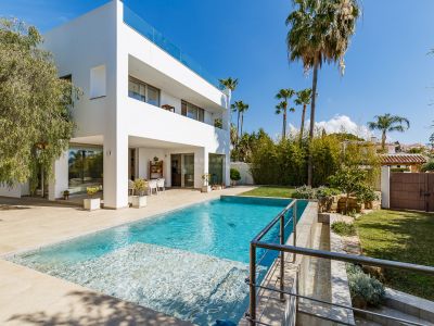 Espectacular villa de estilo contemporáneo a unos pasos del centro de Marbella