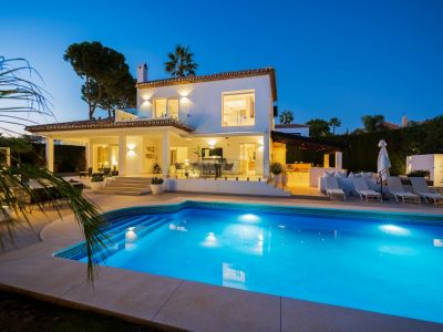 Great Andalusian styled villa with all the modern features in Nueva Andalucía, Marbella