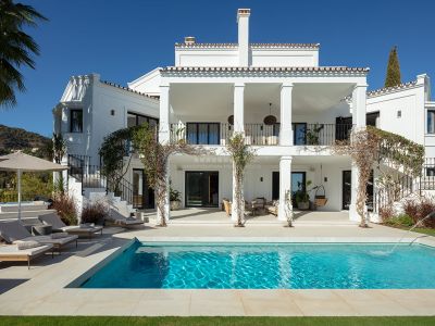 Elegante mansión de estilo andaluz con increíbles vistas en El Madroñal, Benahavis