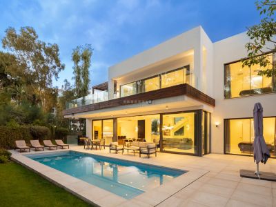 Spectacular modern style villa in Arboleda, New Golden Mile, Estepona