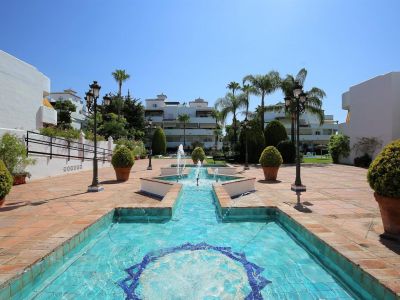 Estupendo y amplio apartamento totalmente reformado en la Milla de Oro de Marbella