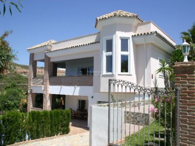 Lujosa villa con vistas panorámicas en La Alquería, Benahavis