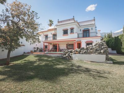 Large family home with many possibilities, located in a fantastic location El Mirador, Marbella Center