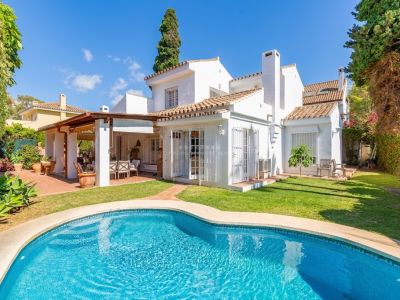 Villa avec beaucoup de charme et de nombreuses possibilités d'extension dans Casablanca, sur le Golden Mile à Marbella