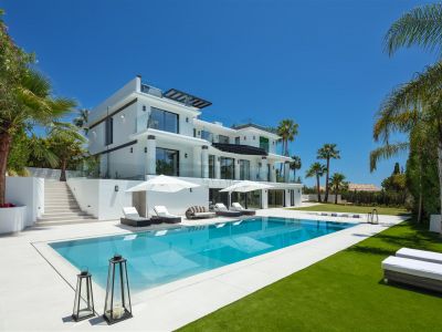 Villa de lujo en venta en la prestigiosa zona de Nagueles, Marbella Golden Mile
