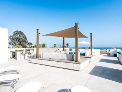Magnífica villa de lujo, moderna y elegante, en Nueva Andalucía, Marbella
