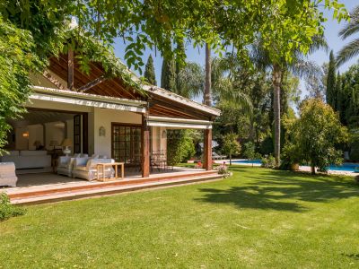 Exquisita villa ubicada en el corazón del Valle del Golf en Nueva Andalucía