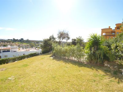 Amplio apartamento de 3 dormitorios en La Resina Golf, Estepona para reformarf