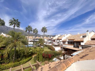 Belle maison de ville à louer à long terme à La Reserva de Valdeolletas, Marbella