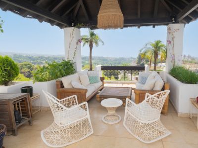 Magnificent three-bedroom penthouse with stunning sea views in Río Real, Marbella East