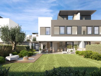 Fantástica villa pareada de obra nueva en primera línea de golf, en Atalaya, Estepona