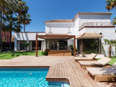 Lujosa villa de 4 dormitorios en Las Mimosas, Puerto Banús, Marbella