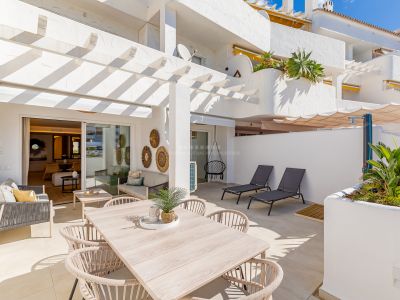 Luxueux appartement entièrement rénové et meublé avec goût à El Dorado, Nueva Andalucía, Marbella