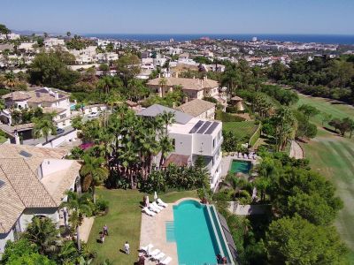 Espectacular e impresionante villa en primera línea de golf en La Reserva de La Quinta, Benahavis