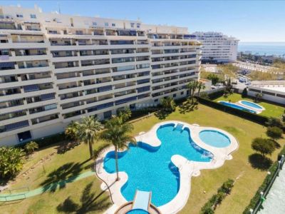 Great duplex penthouse for sale located in the Terrazas de la Marina urbanization, in Marbella