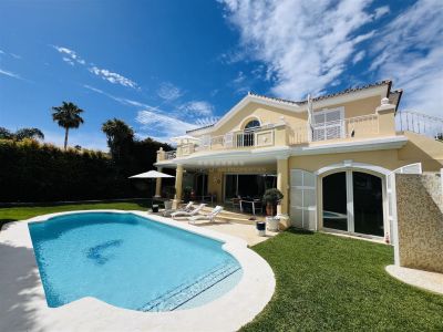 Fantastique villa en bord de mer dans l'urbanisation exclusive de Casablanca, le Golden Mile de Marbella