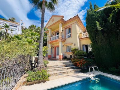 Fabulous independent villa with spectacular views in Sierra Blanca Country Club, Istán