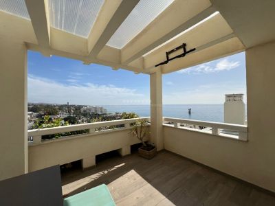 Espectacular ático dúplex con fantásticas vistas al mar a 20 metros de la playa en Marbella Centro