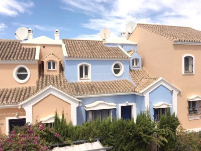 Fantástica casa adosada en Altos del Rodeo, Nueva Andalucía, Marbella