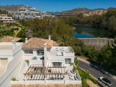 Luxury corner penthouse with amazing views in Palacetes de Los Belvederes, Nueva Andalucía, Marbella