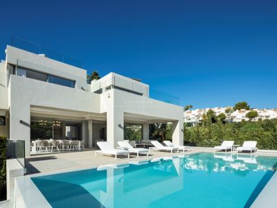 Sublime villa de estilo moderno ubicada en la fantástica zona de Haza del Conde, Nueva Andalucía, Marbella