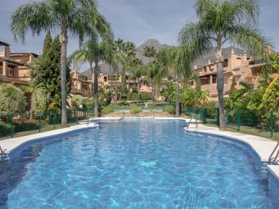 Fantastic townhouse with sea views in Oasis de Nagüeles, Marbella Golden Mile