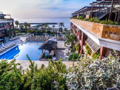 Fantastico piso en Guadalpín Banús, primera línea de playa, frontal al mar con fantásticas vistas