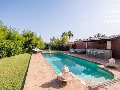 Incredible frontline golf villa with a spectacular plot in Guadalmina Alta, Marbella