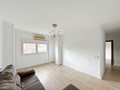 Charming 3-Bedroom Apartment in Molinillo with Terrace
