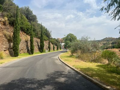 NUEVO PRECIO!! Estupenda parcela en El Rosario, Marbella Este