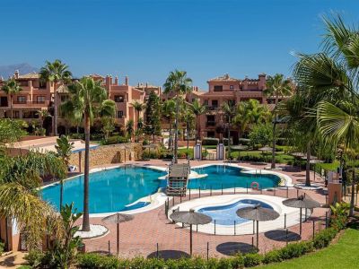 Great apartment only few meters from de beach in Hacienda del Sol, Estepona