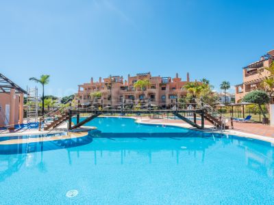 Magnifique appartement situé à Hacienda del Sol, Estepona, acotê de la plage.
