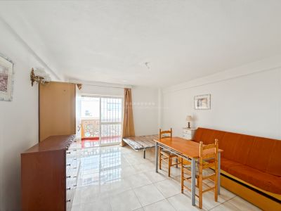 Vive la luz del Mediterráneo en este acogedor estudio