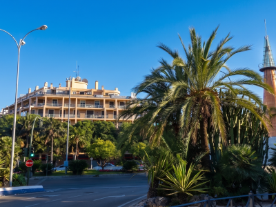 ¡REBAJADO! Amplio y luminoso apartamento u oficina, a pocos pasos del mar, en la zona del Palacio de Congresos