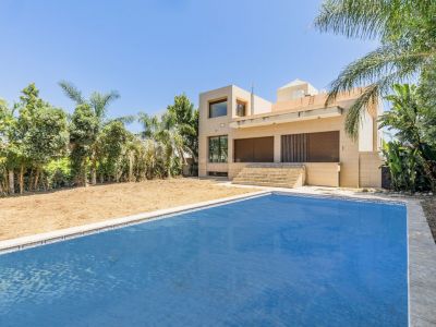 ¡Gran oportunidad! Fantástica villa a un gran precio en La Mairena, Marbella Este