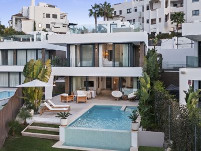 Villa Moderna de Lujo en La Resina Golf, Estepona (Nueva Milla de Oro)