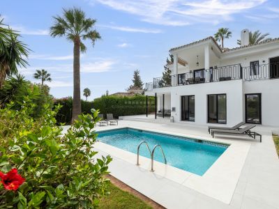 Fantástica villa totalmente renovada en Los Naranjos Hill Club, Nueva Andalucía, Marbella