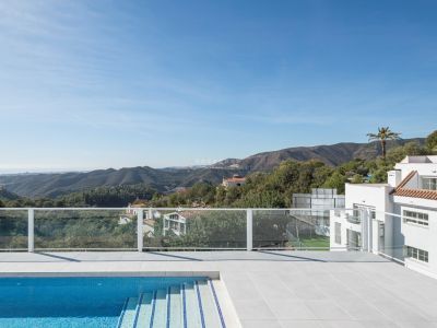 Fantastic renovated apartment surrounded by nature in Cerros del Lago, Istán