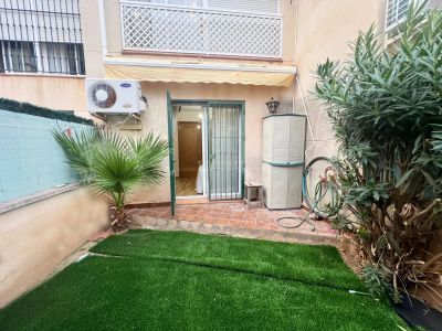 Acogedor duplex con jardín a tan solo 5 minutos andando de la playa de Carihuela