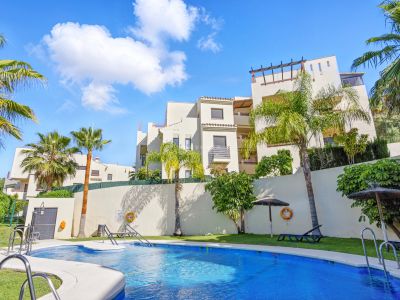 Exclusivo apartamento con gran terraza y jardín privado en Selwo, Estepona Este