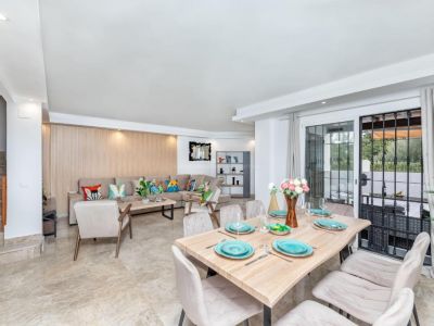 Maison de ville fantastique et spacieuse à Los Naranjos de Marbella, Nueva Andalucía