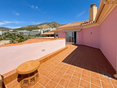 Lujoso Ático con Terraza de 136 m² en El Higuerón