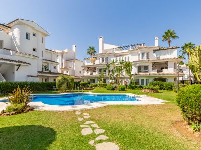 Oportunidad junto a Puerto Banús en una de las urbanización más demandadas en Nueva Andalucía, Marbella
