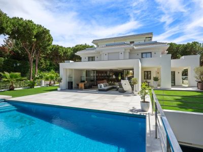 Excepcional villa de 6 dormitorios en la exclusiva urbanización Hacienda Las Chapas, Marbella Este
