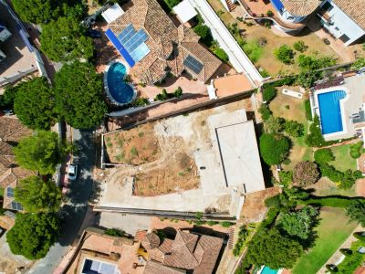 Parcela con proyecto, licencia y estructura de villa de lujo en Buenavista de Mijas